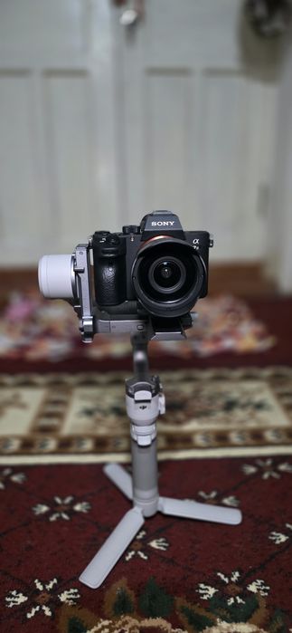 Sony A7 III 17mm obiktiv va ronin rs4 mini Yangi dakument karobka