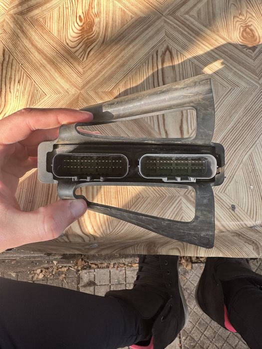 Продавам компютър за kawasaki ninja zx6r 2007-2008