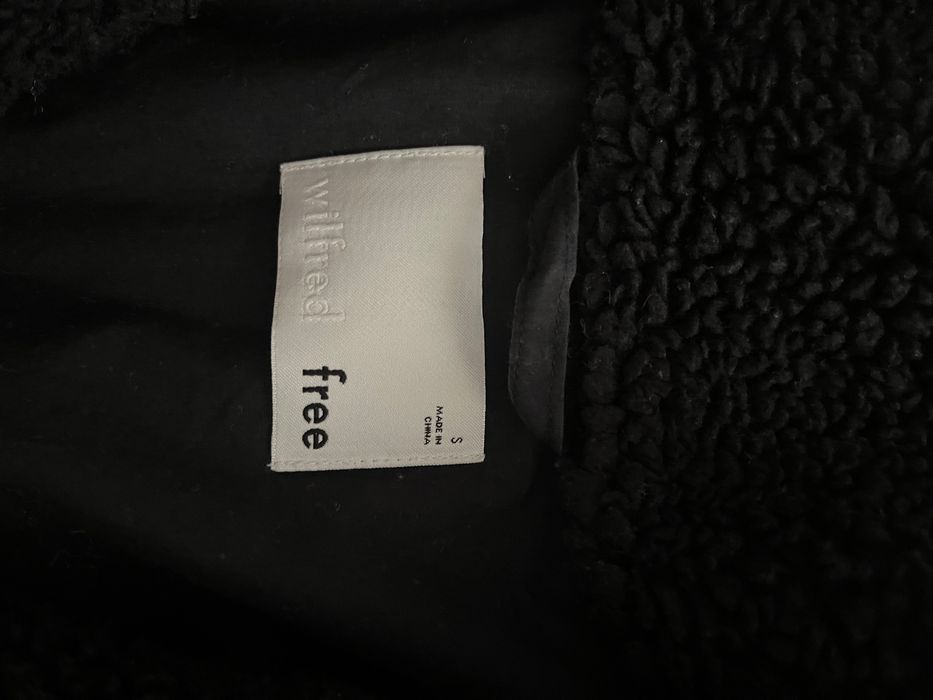 Geaca stil oversized bomber, cu textura de blana de oaie