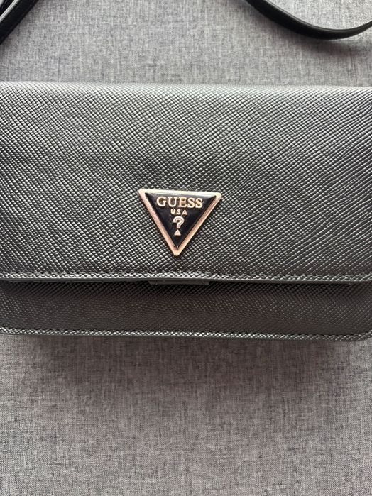 Дамска чанта GUESS