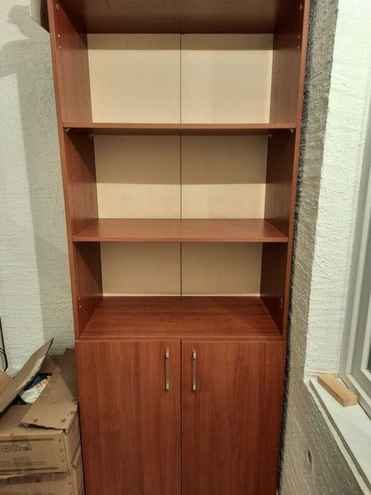 Офисный шкаф-стеллаж