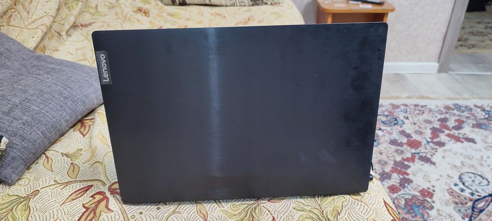 Продаю ноутбук .