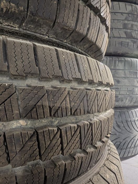 Vând anvelope 195 70 R15 C Zeetex