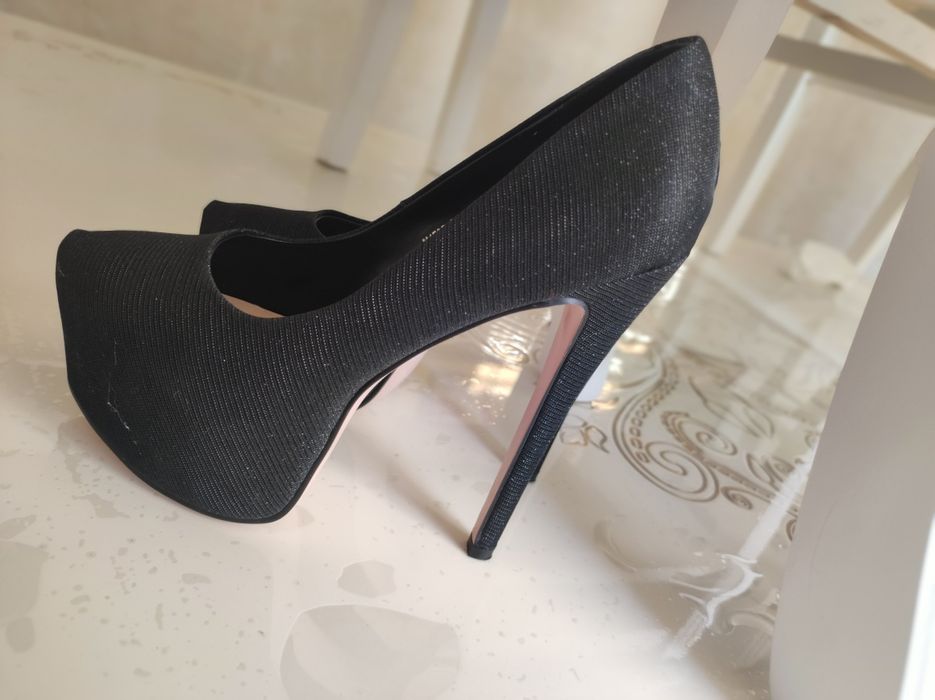 Продам туфли. Черный