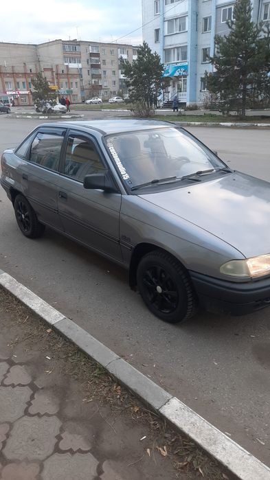 Продам Опель астра 1.6