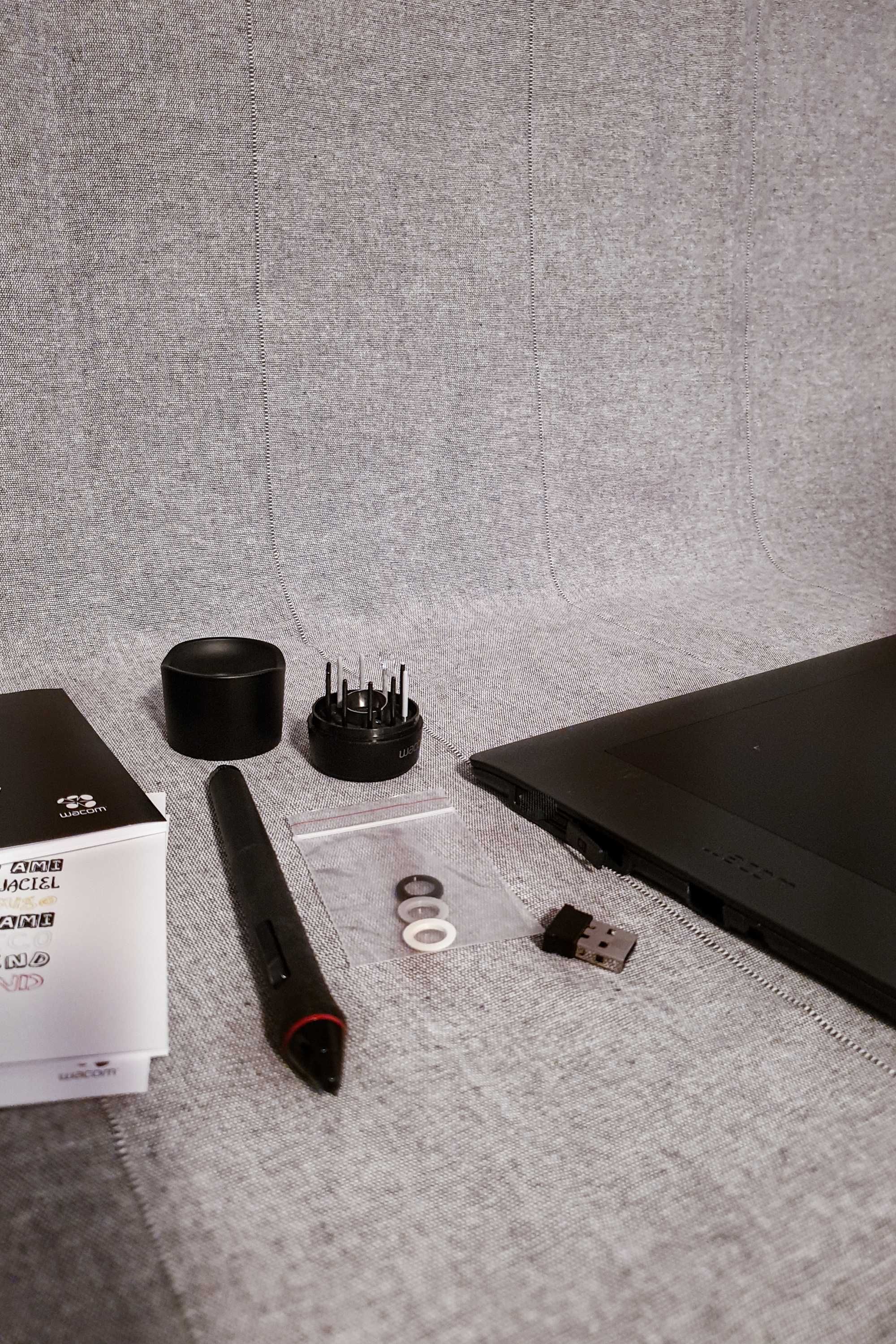 Tableta grafica Wacom Intuos PRO S Wireless