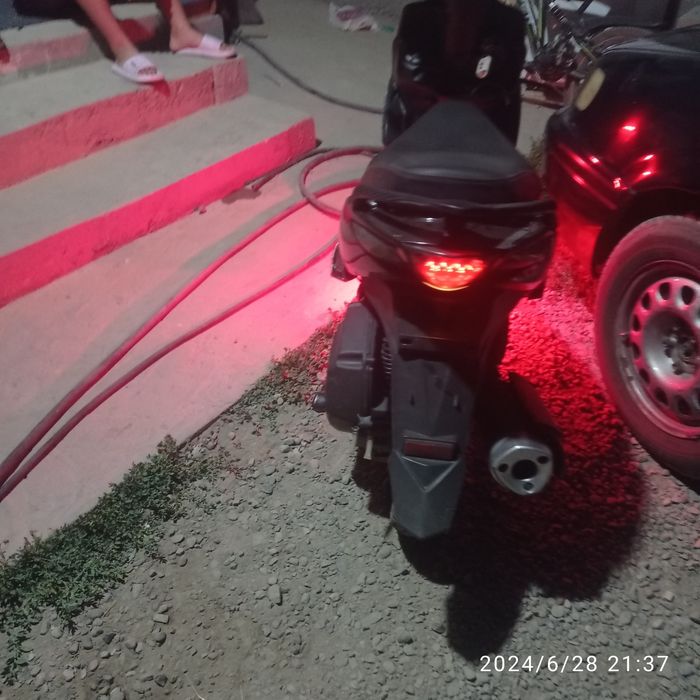 На хаду тек пластик қана сәл сынықтар бар