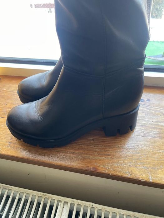 Cizme lungi peste genunchi