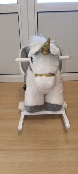 Люлеещо конче/еднорог