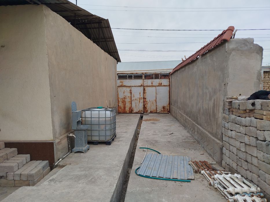 Ташкент тумани Сарке махаллада үй сотилади