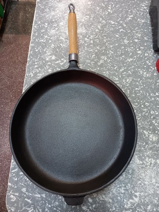 Tigaie din fontă 30 cm, Ofertă 89 lei