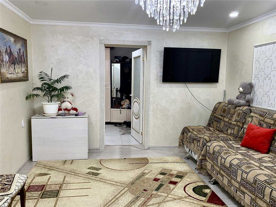 ПРОДАМ 3 комнатную УП квартиру в лучшем районе на втором этаже