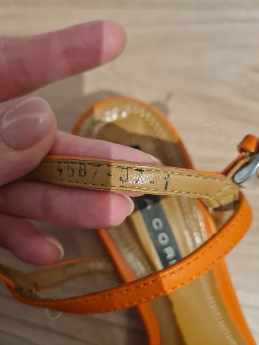Vând sandale Anna Cori, din piele, mărimea 37
