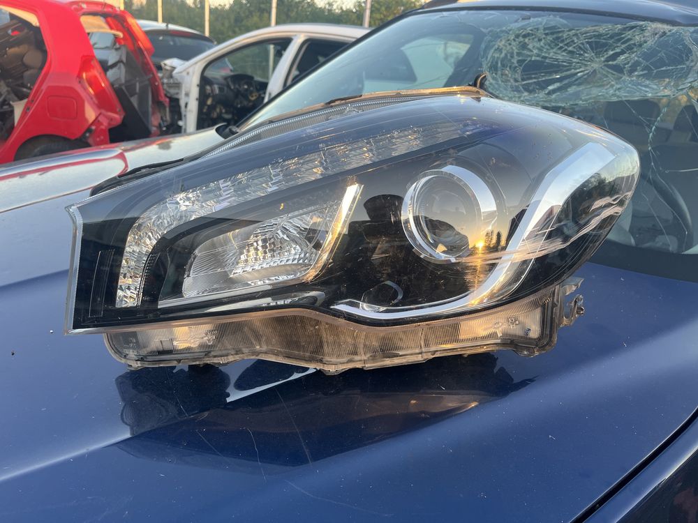 2 броя десен и 2 броя ляв фар Suzuki SX4 S-Cross 2013-2021