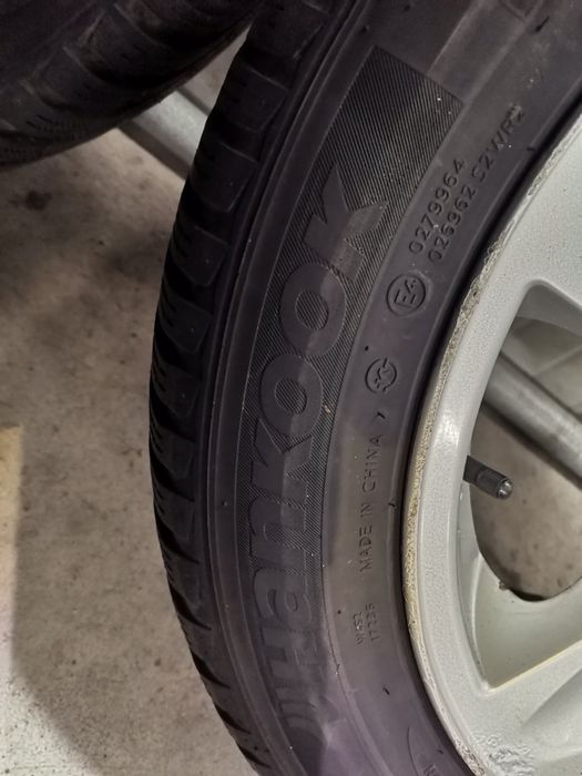 Комплект зимни гуми с джанти за BMW – 205/55 R16