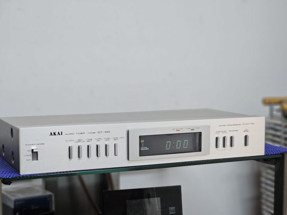 Timer Akai DT-100