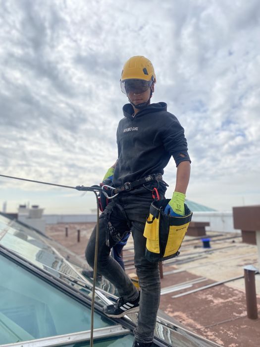 Альпинисты, скалолазы, монтажники