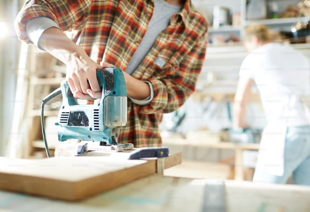 Tâmplar / reparații și intreținere/ montaj usi