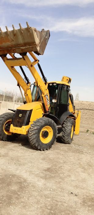 JCB екискаватир пагрузчик