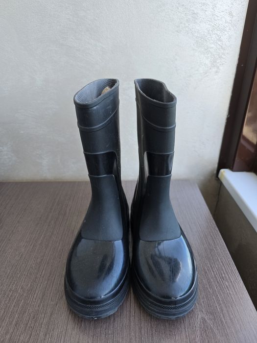Продам резиновые сапоги