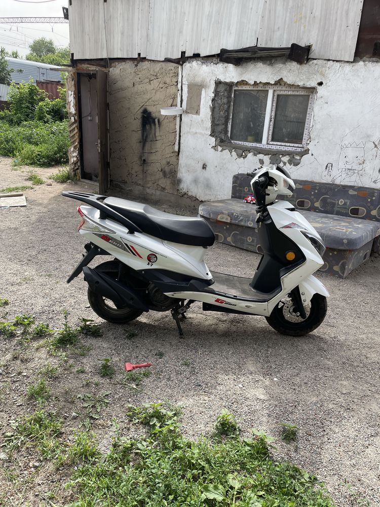 Продам мопед М8 про