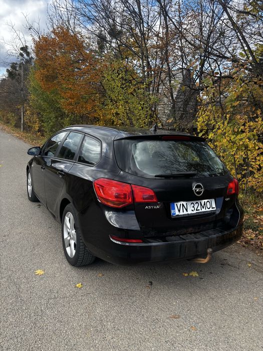 Opel Astra J 2011 1.7D manual
