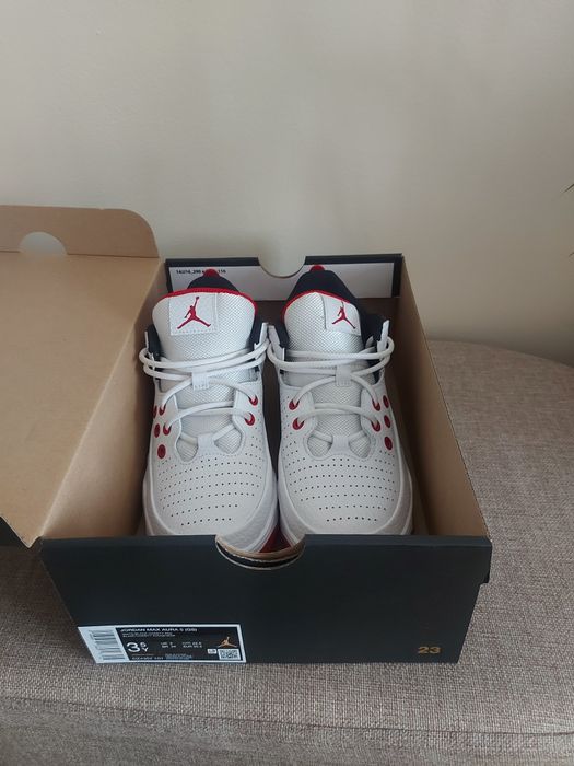 Jordan MaxAura 5 GS маратонки,размер 35.5