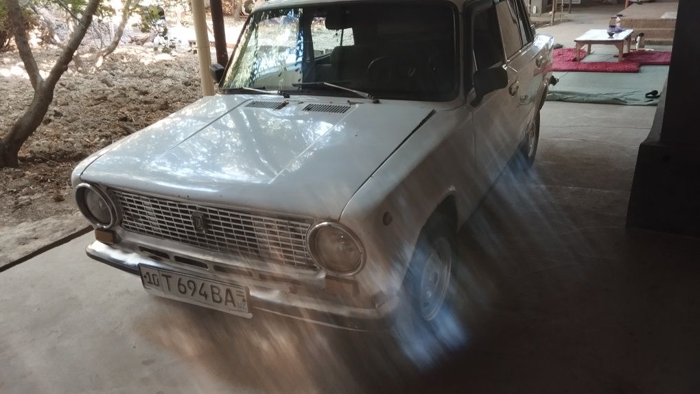 Vaz 2101 sotiladi