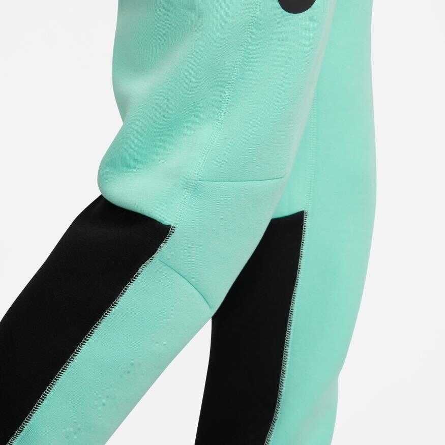 Мъжко долнище Nike Sportswear Tech Fleece Joggers -