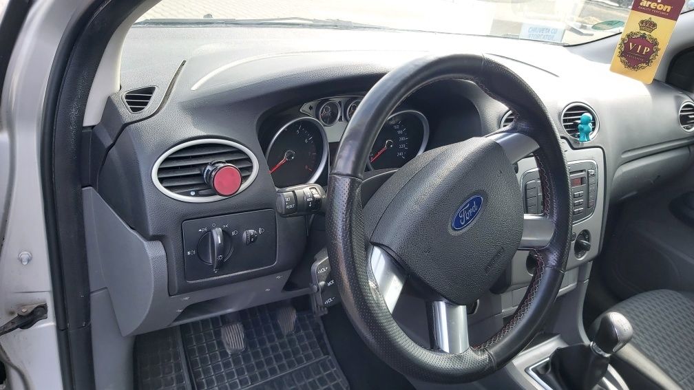 Ford focus 2 1.6 benzină