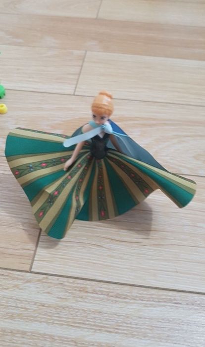 Figurine de colecție din ouă Kinder mari