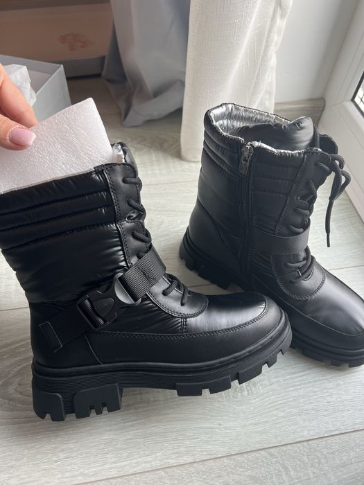 Ghete NOI marimea 37