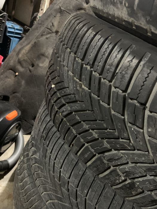 Зимни гуми 225/50/17 Bridgestone 2бр.