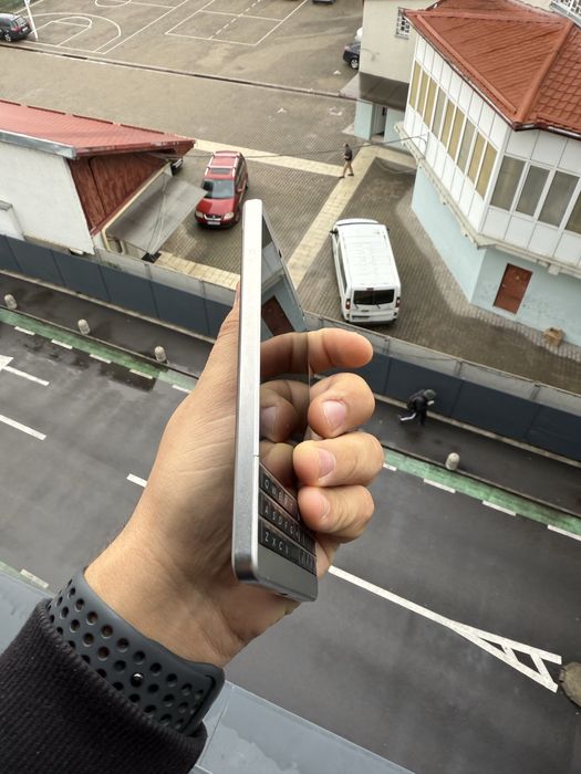 Telefon Blackberry Pasport Silver Edition
