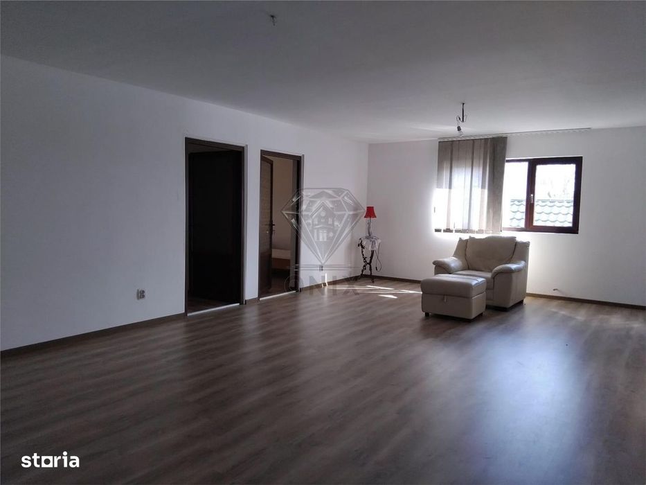 Casa Romanesti  5 Camere