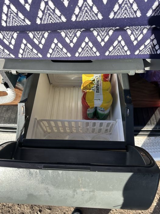 Хладилник 12/24 волта за кемпер, бус, камион