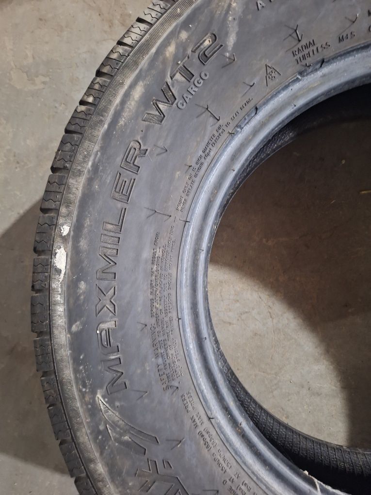 Зимна гума 225 70 15C GT Radial