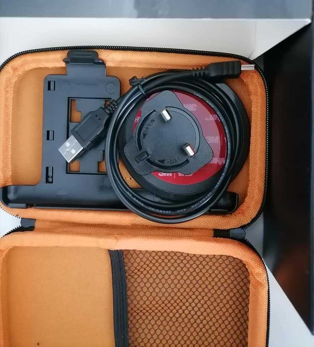 Сателитната навигационна система AGURI Motorhome & Caravan RV520 DVR