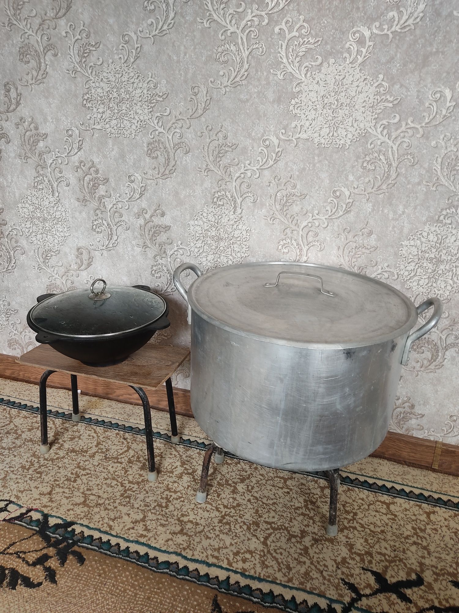 Кастрюля, казан, нож, констукция для одежды