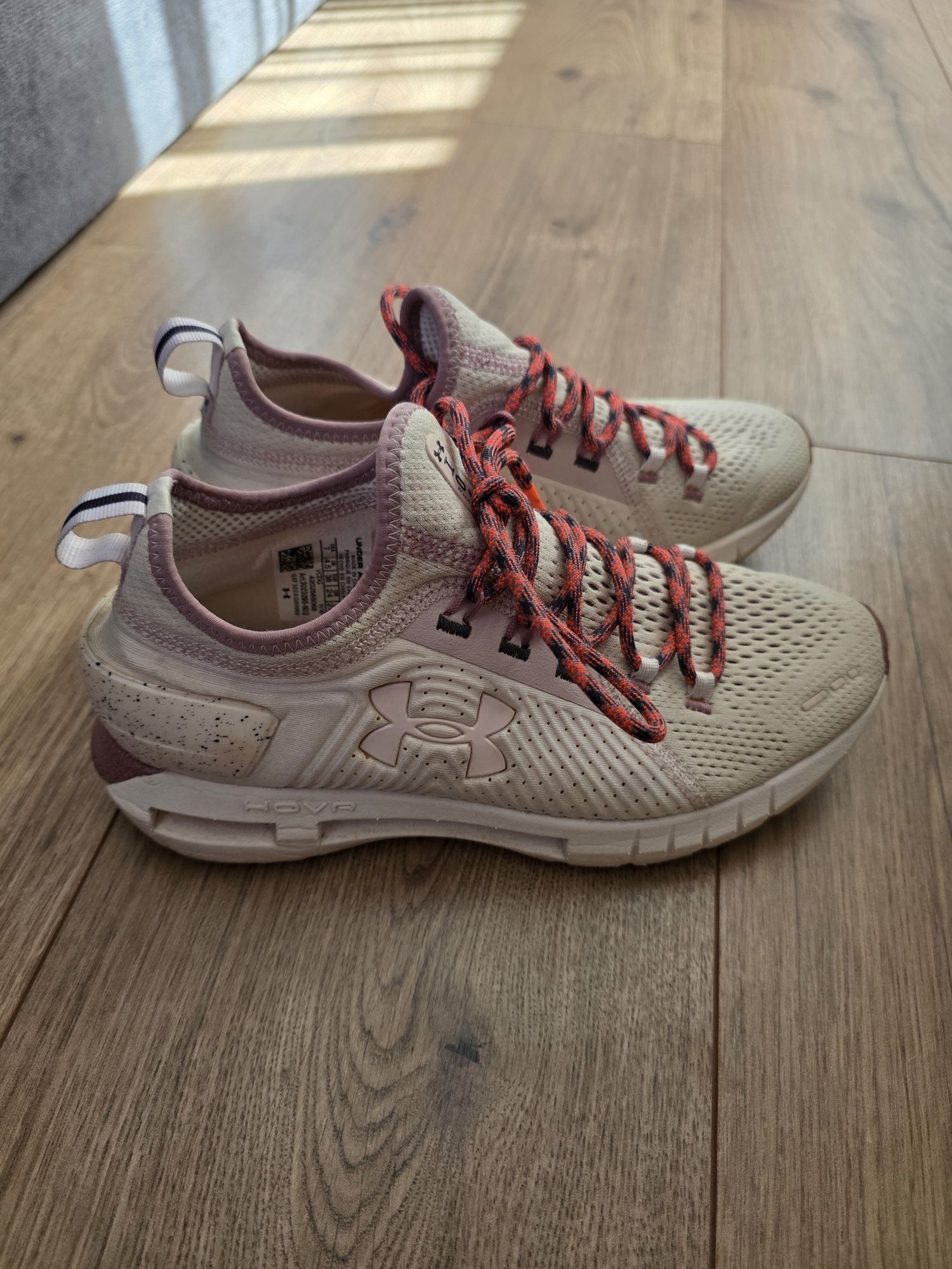 Маратонки UNDER ARMOUR с Bluetooth