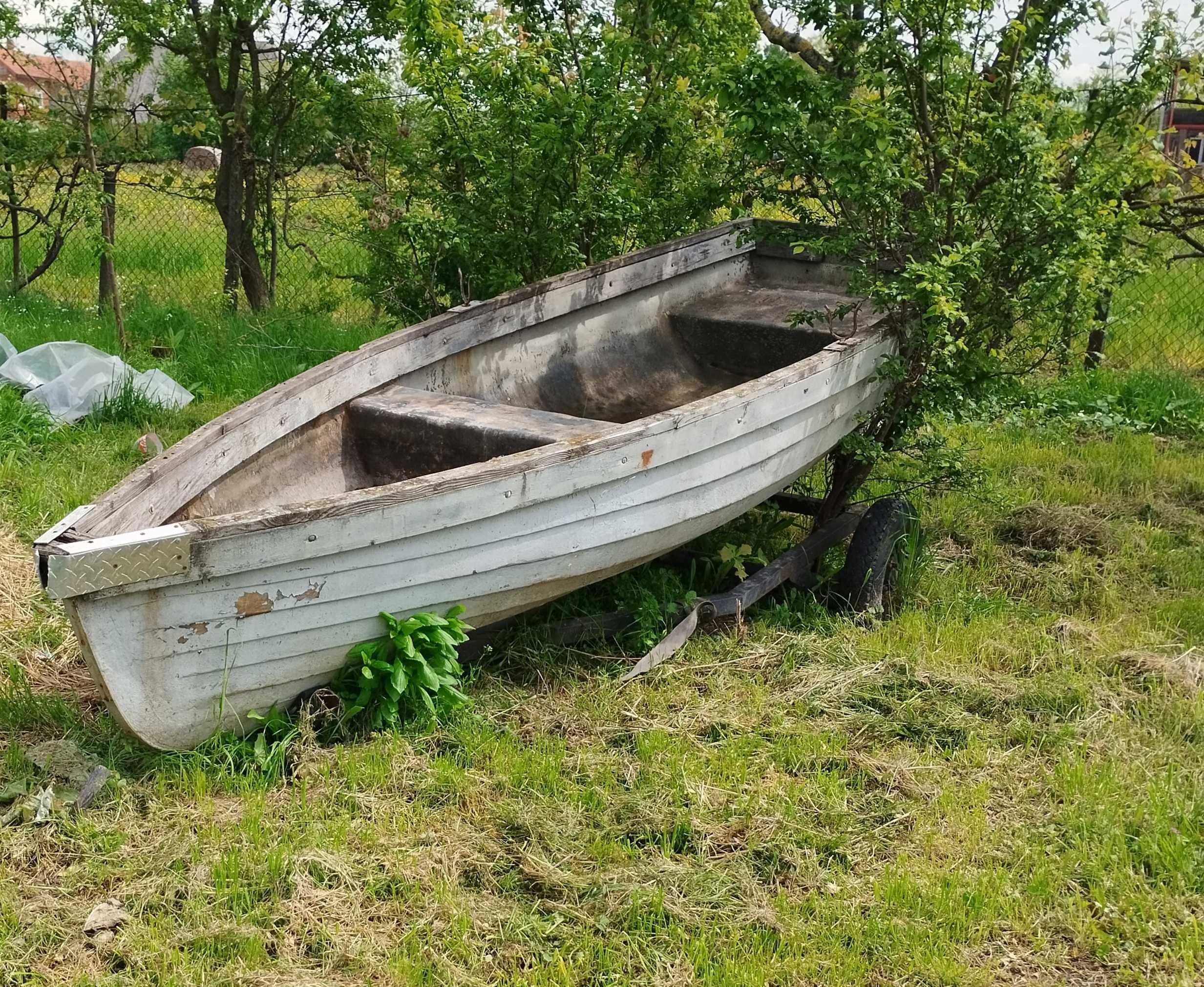 Barcă din fibra de sticla fara motor