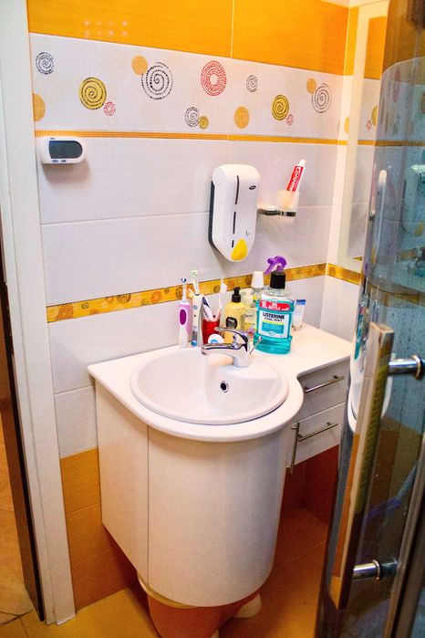 Дава се под наем Тристаен апартамент в София, Лозенец - 80 кв.м за 714 € - Снимка #4