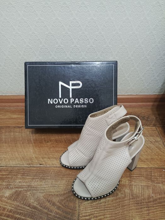 Продам босоножки