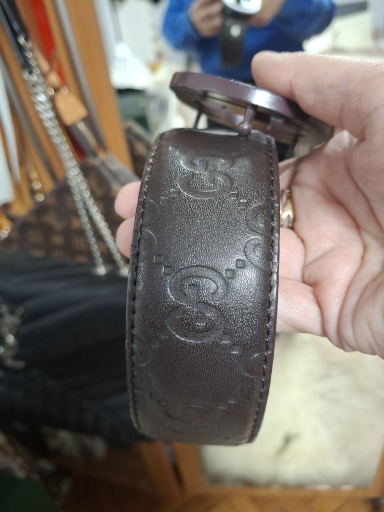 Gucci,  Prada, Balenciaga ,Salvatore Ferragamo колани