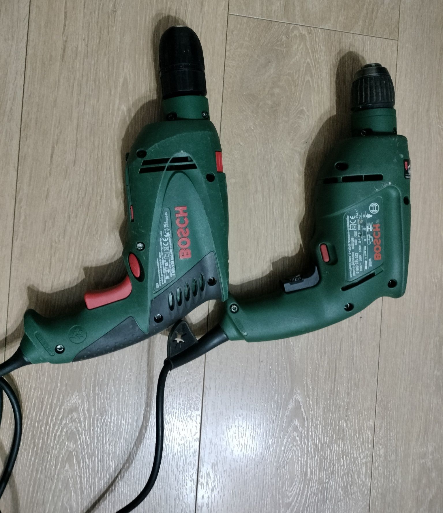Vând bormașină Bosch cu percuție (2 bucăți)