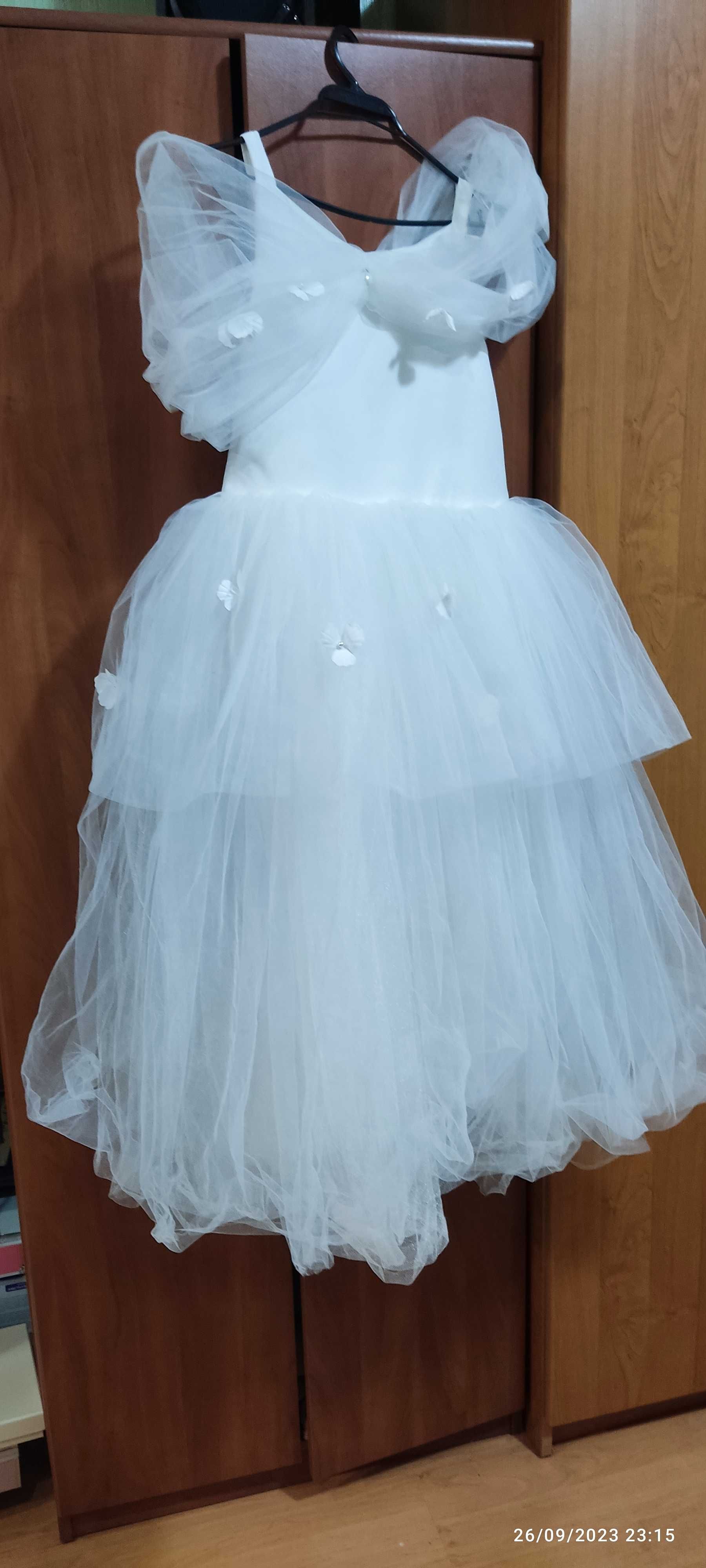Детска официална рокля размер  140-152