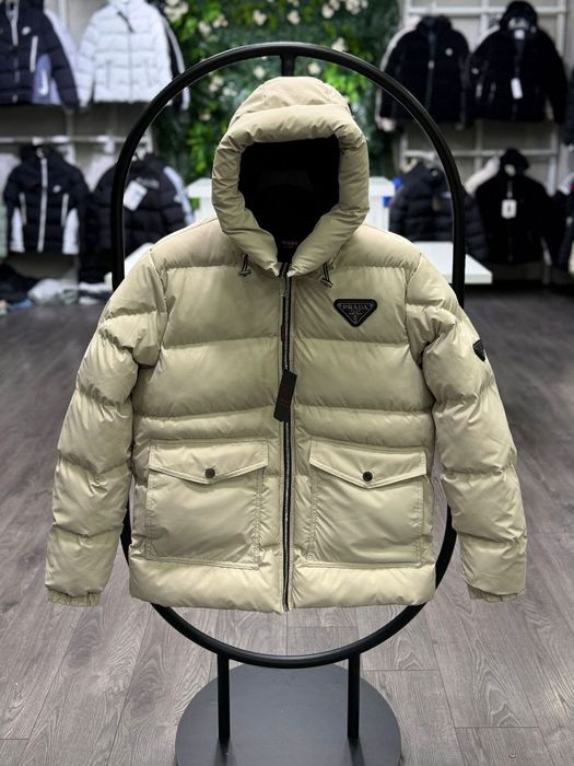 Geaca prada superbă barbati
S,M, L XL
Preț:28