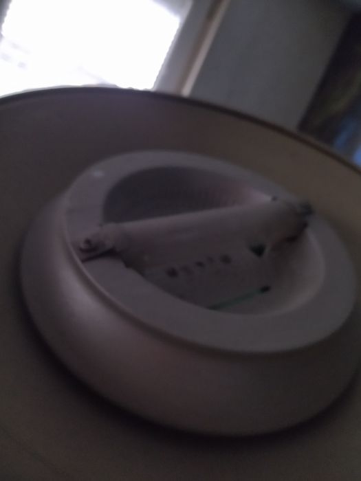 Продавам лампа 2м. висока