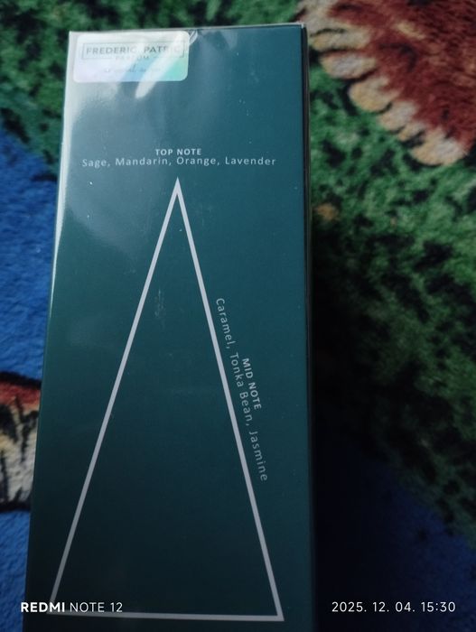 Parfüm de barbati scandal vând sau scimb pe Valentino