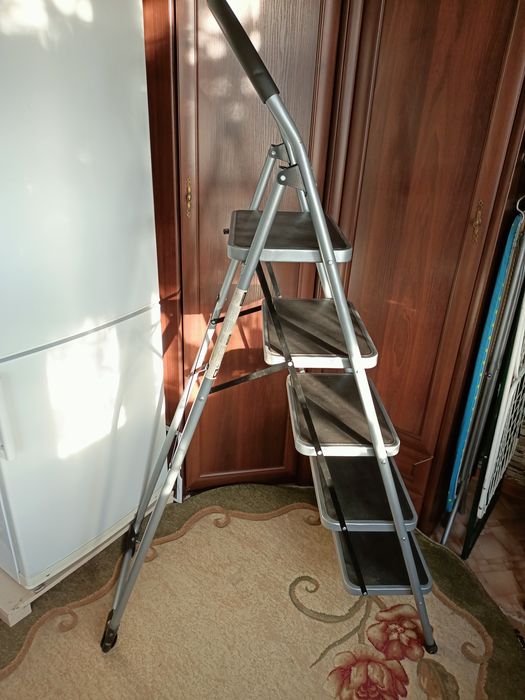 Лестница - стремянка, 5 ступеней широких